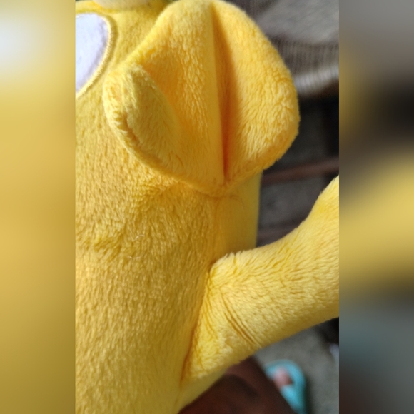 Bluey & Friends Lucky 7" Plush with Football - Picture 10 of 13